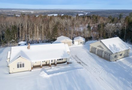 32 Chateau | Spacious Renovated Bungalow