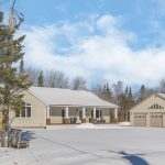 32 Chateau | Spacious Renovated Bungalow Exterior