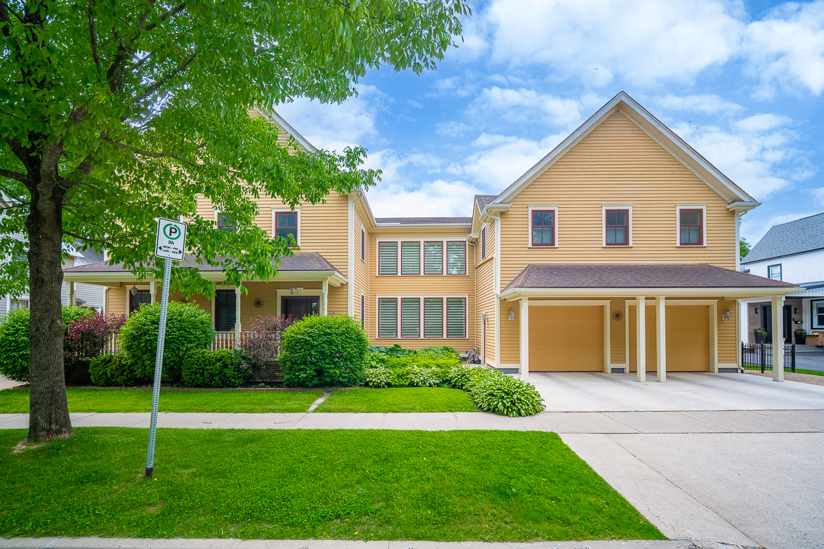 748 Churchill Row summer front-1000