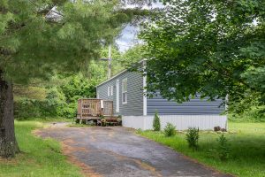 14 Tamarack Drive, Lincoln , NB E3B 6T1 | 3-Bedroom Mini Home For Sale