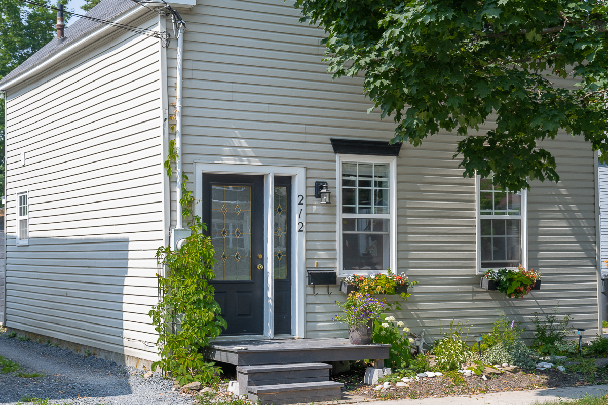 212 George Street fredericton New Brunswick-3006