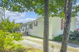 10 Daley Street, Lincoln NB E3B 6Z5 | Mini Home For Sale In Tamarack